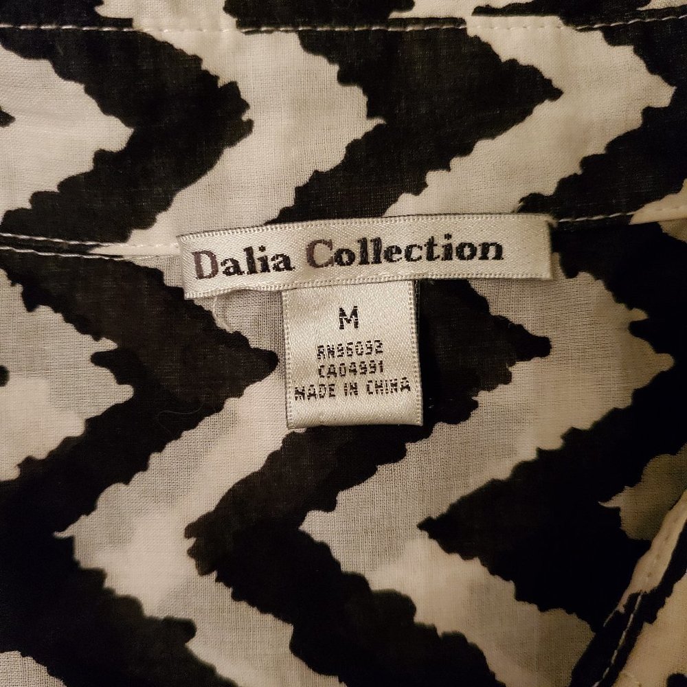 Dahlia Collection Chevron Pop Over with Buttons Blouse SZ Medium - Picture 5 of 7